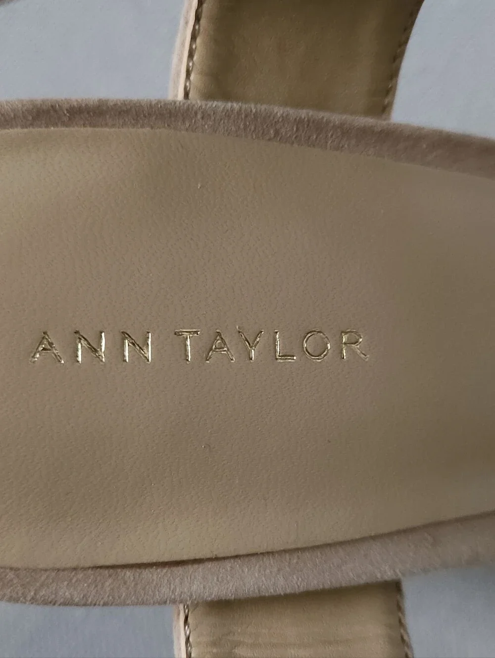 Ann‎ Taylor Suede Cork Platform Sandals Women's 8M Tan Nude Block Heel Buckle